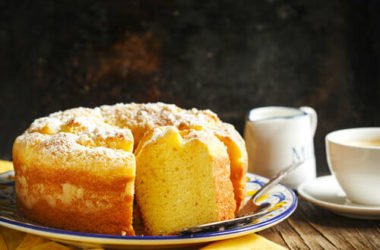 Ricetta ed ingredienti per preparare la torta allo yogurt senza uova