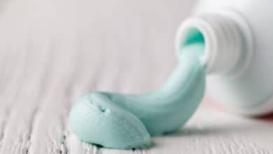 usare dentifricio per le pulizie di casa