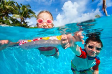 Perché non bisogna fare pipì nella piscina
