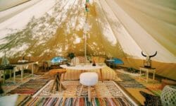 Glamping: relax e natura in una tenda che è come un hotel a 5 stelle