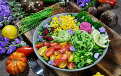 Ricette di insalate per tutti: vegani, intolleranti al glutine, con legumi, cereali e semi