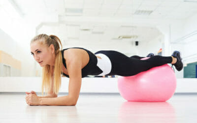 Come usare la fitball per essere sempre in forma: tutti gli esercizi!