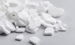 Cloruro di calcio: caratteristiche e utilizzi alimentari di questo sale