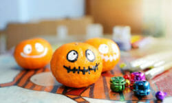 Ecco come fare delle decorazioni fai da te per Halloween più originali e sostenibili