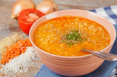 Una ricetta semplice e salutare: la zuppa di pomodoro e bulgur