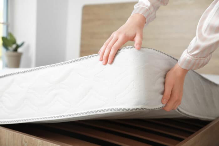 Come pulire il materasso con metodi naturali