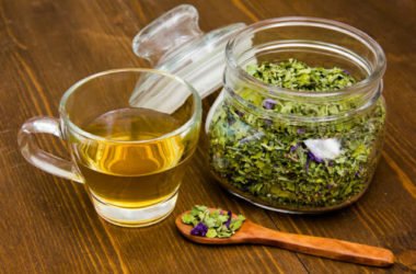 Tutte le ricette e le indicazioni per le tisane drenanti: utili contro la ritenzione idrica, ma non solo!