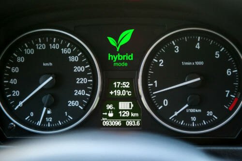 Come funzionano le auto ibride, perché convengono e di che manutenzione hanno bisogno