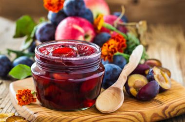 La guida facile per fare la marmellata in casa: tutte le ricette con la frutta di stagione