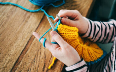 7 buone ragioni per lavorare a maglia: un’attività dai tanti benefici diretti e indiretti