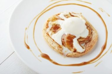 Come preparare la Tarte Tatin, la mitica torta di mele rovesciata, in versione classica e veg