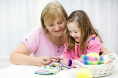 7 buone ragioni per lavorare a maglia: un’attività dai tanti benefici diretti e indiretti