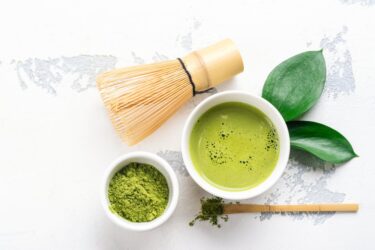 Il matcha è il classico té verde giapponese: ecco come usarlo e quali benefici apporta