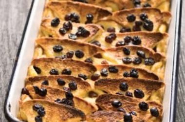 Tante ricette per fare la torta di pane sia dolce che salata, un piatto della tradizione popolare semplice, ma gustoso