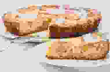 Come preparare la pastiera napoletana, il tipico dolce di Pasqua di frolla e grano cotto, profumato di arancia