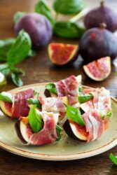 Antipasti natalizi: prepariamoci alle feste con un bel buffet di antipasti per tutti i gusti