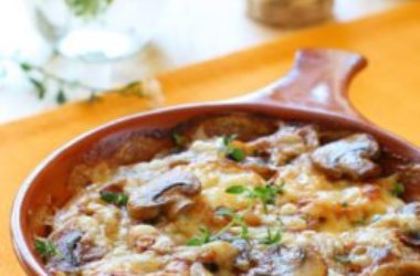 Un piatto gustoso per condire i primi e accompagnare i secondi: come fare i funghi trifolati