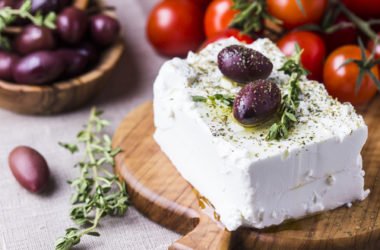 Tante informazioni sulla feta, il formaggio della classica insalata greca, che può essere usato anche in tante altre ricette