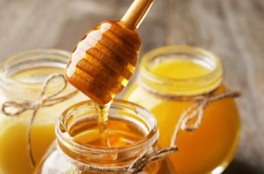 Miele di sulla: tutto su questo alimento dolce e sano, tipico del nostro Paese