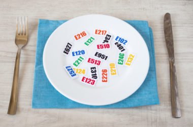 Additivi alimentari, si o no? Dipende da quali e dalla quantità: ecco come orientarsi
