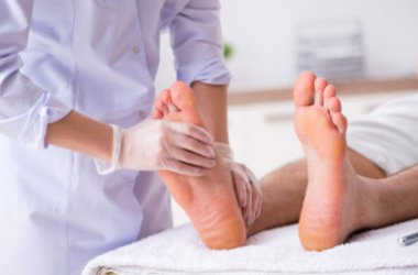 Chi è e quando serve il podologo, l’esperto del piede: la guida pratica