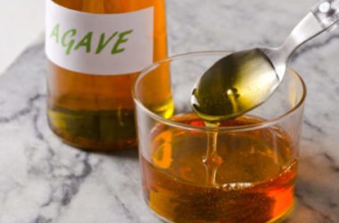 Dalla linfa dell’agave tequilana arriva lo sciroppo di agave, con elevato potere dolcificante e un minor indice glicemico rispetto allo zucchero
