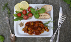 Come preparare la variante vegana della ricetta del Currywurst, il tipico piatto berlinese