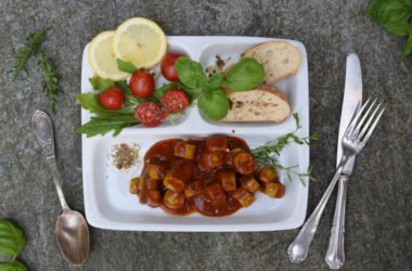 Come preparare la variante vegana della ricetta del Currywurst, il tipico piatto berlinese