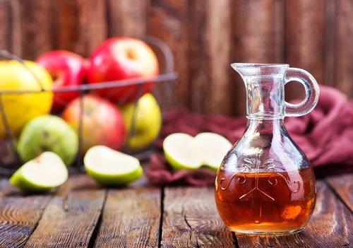 Come usare l’aceto di sidro di mele in cucina o anche come rimedio naturale