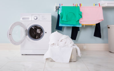 Sai come stendere i panni correttamente? La guida facile per ogni tipo di bucato