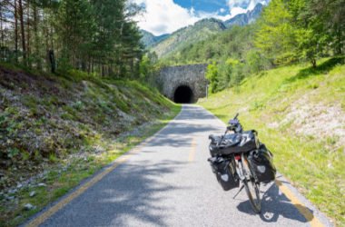 La ciclovia Alpe Adria offre una vacanza in sella a tutta la famiglia attraverso i meravigliosi paesaggi del Friuli e dell’Austria