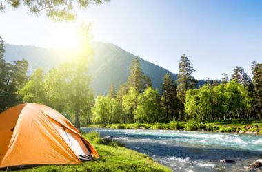 Tende da campeggio: guida alla scelta per il camping in famiglia o l’escursionismo