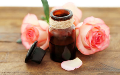 Tutte le proprietà dell’olio essenziale di rosa e i suoi utilizzi principali