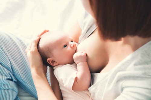 Perché il latte materno è l’alimento più importante e completo per la crescita del neonato