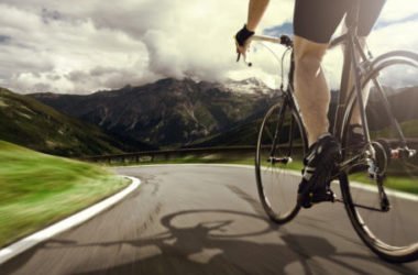 Tutto sul ciclismo: uno sport adatto a tutti, per tonificare i muscoli e fare il fiato