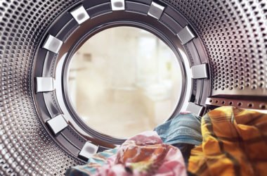 Come eliminare il cattivo odore in lavatrice in modo efficace