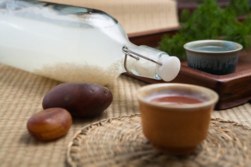 Alla scoperta del mirin, il un vino di riso utilizzato come condimento per la preparazione di molti piatti