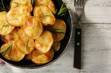 Scopriamo come cucinare le patate al meglio: al forno, fritte, lesse o facendo il purè