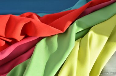 Quali sono le fibre sintetiche e che caratteristiche hanno? La guida pratica