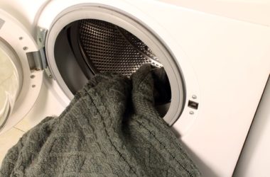 Tutti i rimedi per un maglione infeltrito: come evitare l’infeltrimento ed eventualmente rimetterlo a nuovo