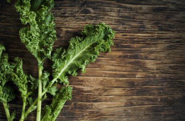 Ecco il cavolo riccio o kale, una verdura ricca di proprietà antiossidanti, sali minerali, vitamina C