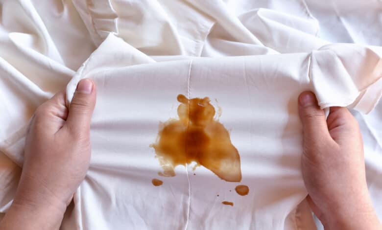 come pulire le macchie di caffè