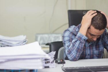 Burnout: come riconoscere e curare questa sindrome subdola che ruba la gioia di vivere