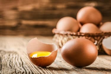 Guscio d’uovo: una fonte naturale di calcio per organismo e per la terra