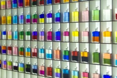 Aura Soma, disciplina olistica che aiuta il corpo e lo spirito attraverso l’energia di luce e colori