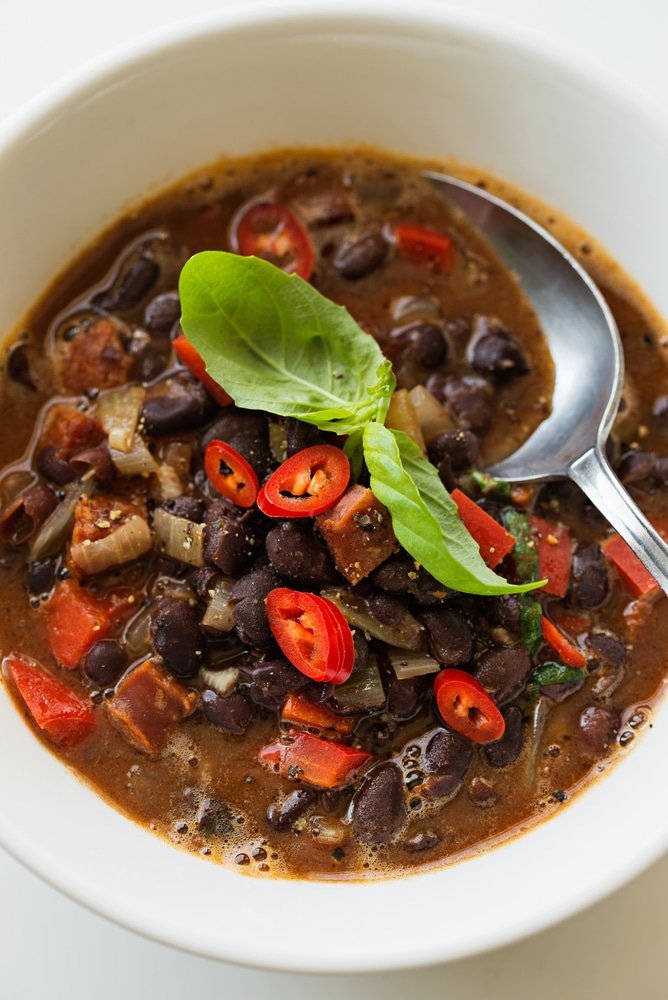 Fagioli neri proprietà e ricette con questo legume versatile e nutriente