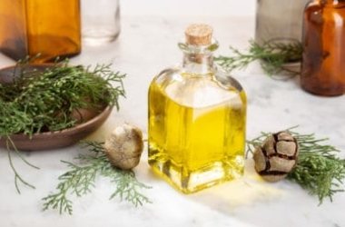 Guida pratica all’olio essenziale di cipresso ed alle sue proprietà terapeutiche
