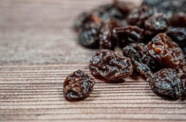 Les propriétés et les meilleures recettes avec des raisins secs ou des raisins secs, un aliment à découvrir
