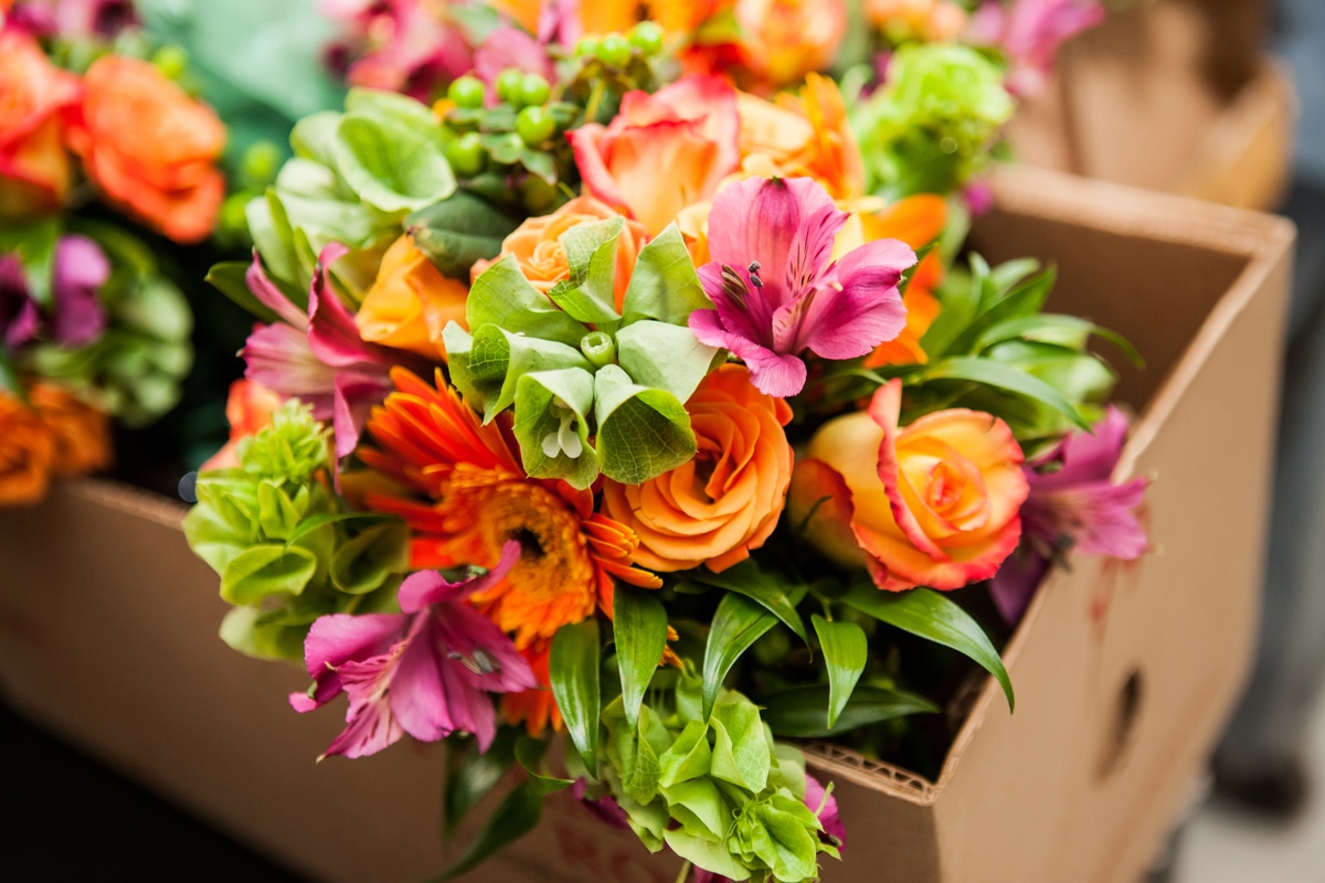 Come disporre i fiori recisi nei vasi: 7 consigli per composizioni perfette