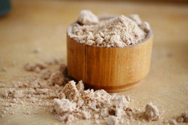 Farina di arachidi: una farina un po’ grassa, ma ricca di proteine e senza glutine